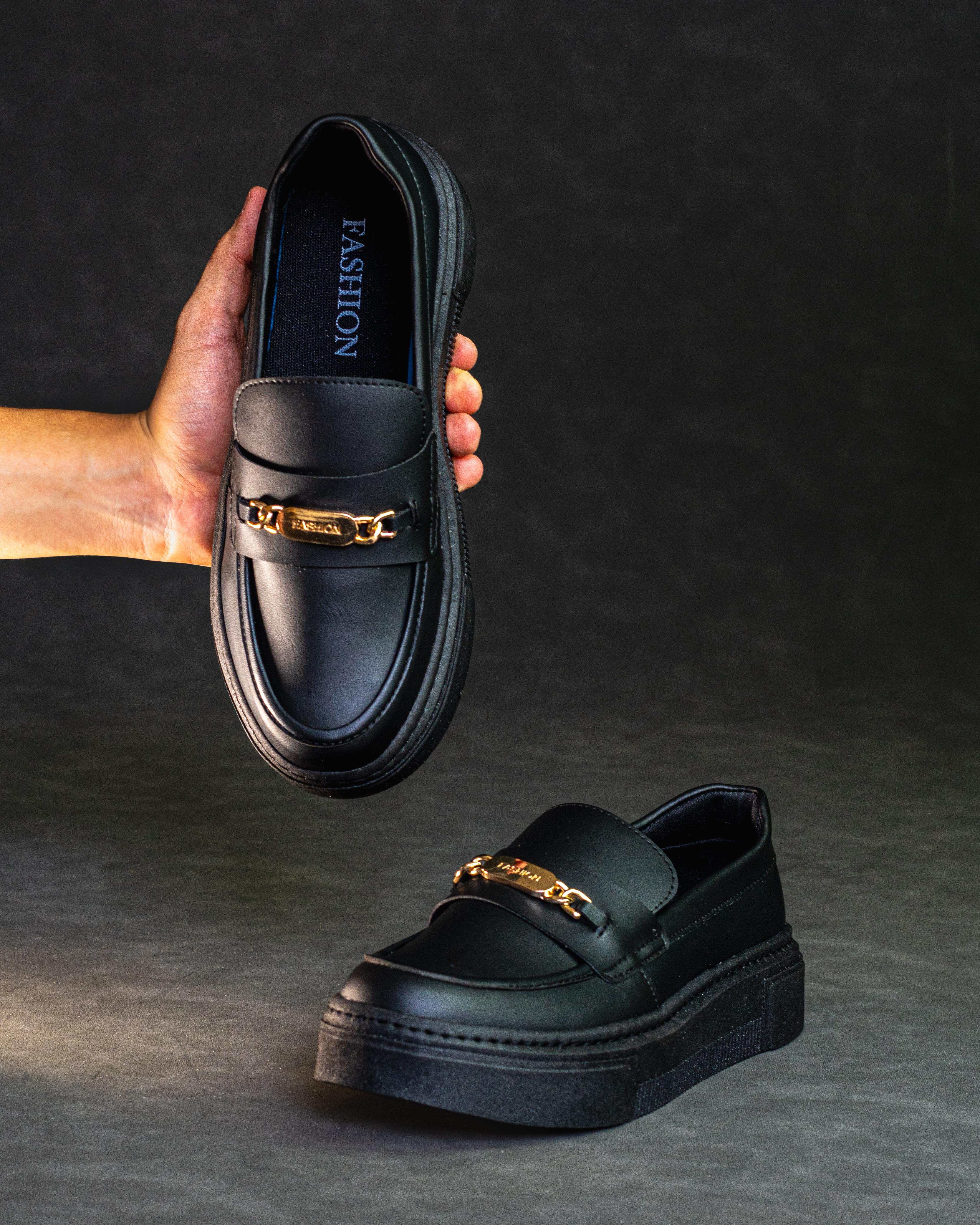 RoyalStep – Mocasines Clásicos con Detalle Metálico